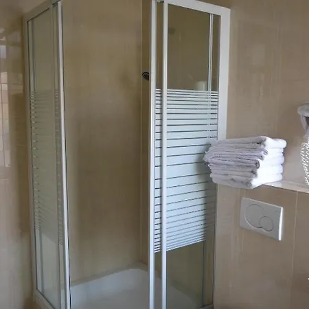 Ii Ξενοδοχείο 2*