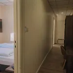 Ii Ξενοδοχείο 2*