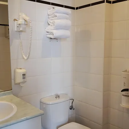 Ii Ξενοδοχείο 2*